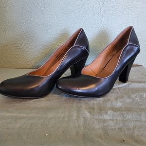 Miz Mooz black heels sz 9.5